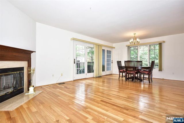 339 Cambridge Drive, Ramsey, NJ 07446