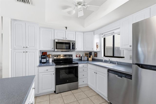 1100 BENJAMIN FRANKLIN DRIVE 305, Sarasota, FL 34236