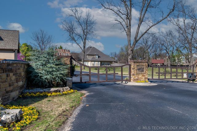 9728 S 75th East Avenue, Tulsa, OK 74133