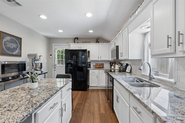 11 W Pulaski Street, Shawnee, OK 74804