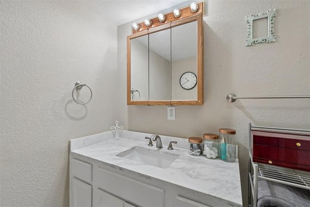 11 W Pulaski Street, Shawnee, OK 74804