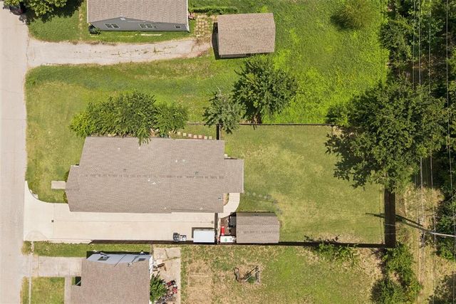 11 W Pulaski Street, Shawnee, OK 74804