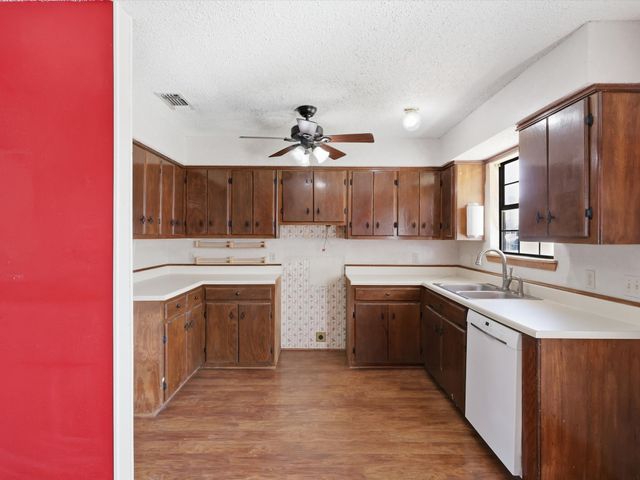 701 S College Street, Celeste, TX 75423