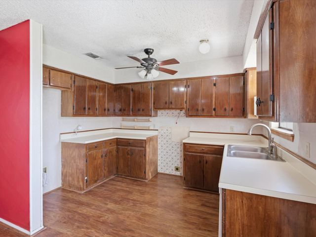 701 S College Street, Celeste, TX 75423