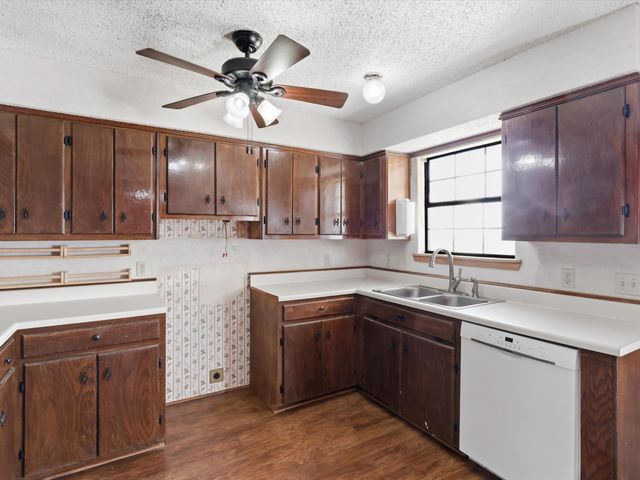 701 S College Street, Celeste, TX 75423