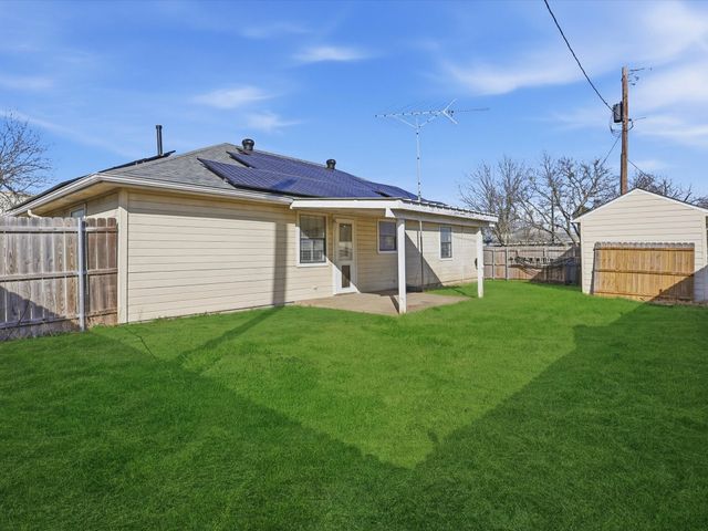 701 S College Street, Celeste, TX 75423