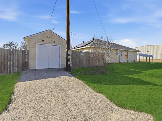 701 S College Street, Celeste, TX 75423