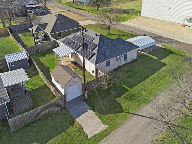 701 S College Street, Celeste, TX 75423