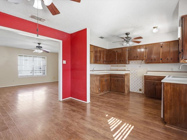 701 S College Street, Celeste, TX 75423