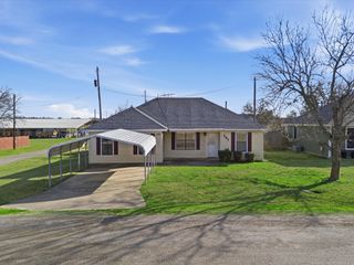 701 S College Street, Celeste, TX 75423
