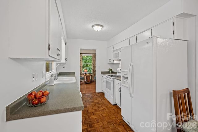 2 Brae Burn Way, Arden, NC 28704