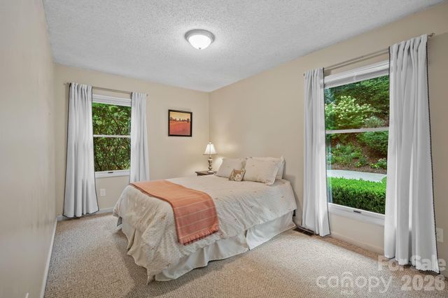 2 Brae Burn Way, Arden, NC 28704