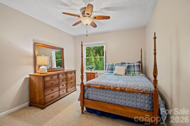 2 Brae Burn Way, Arden, NC 28704