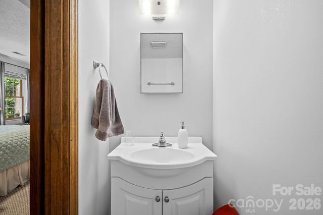 2 Brae Burn Way, Arden, NC 28704