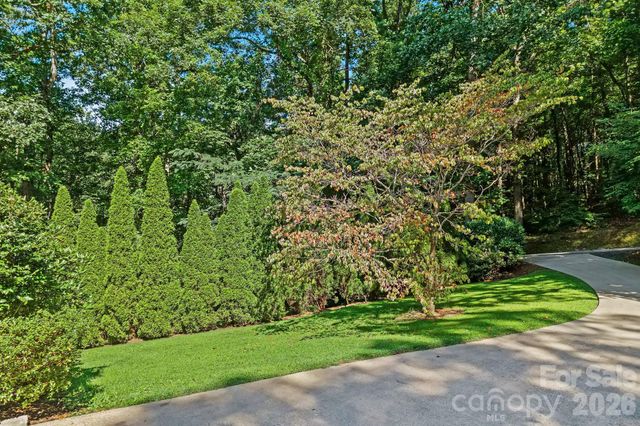 2 Brae Burn Way, Arden, NC 28704