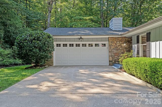 2 Brae Burn Way, Arden, NC 28704
