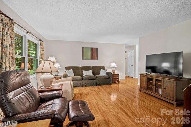 2 Brae Burn Way, Arden, NC 28704