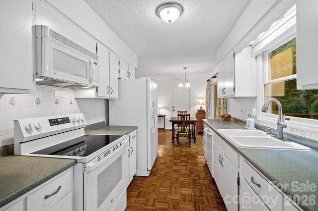 2 Brae Burn Way, Arden, NC 28704
