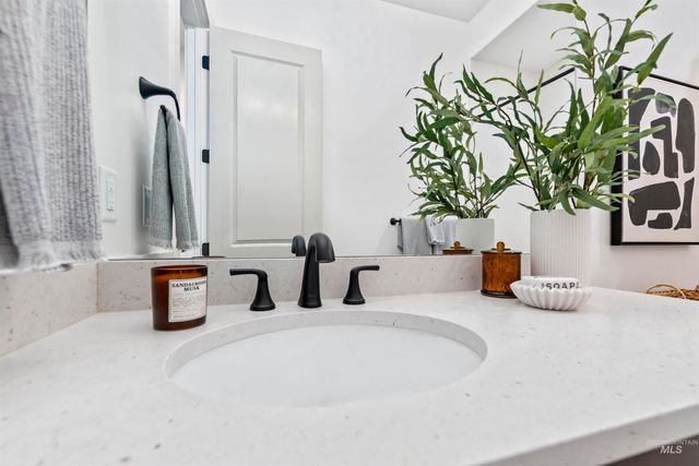 11273 S Corballis Ln, Kuna, ID 83634