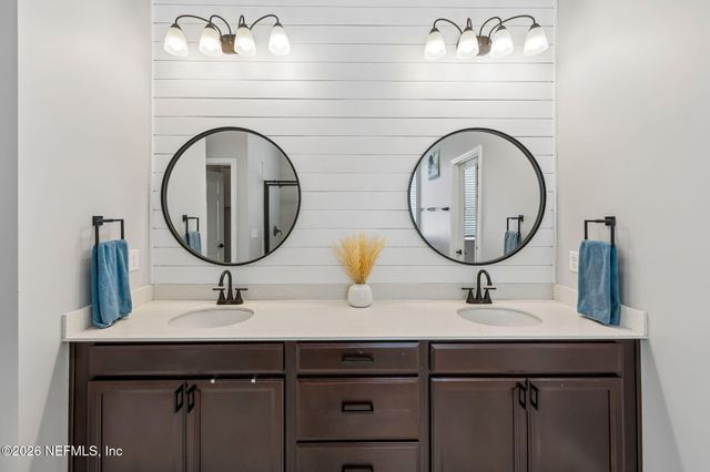 225 CLOVERBROOK Road, St. Johns, FL 32259