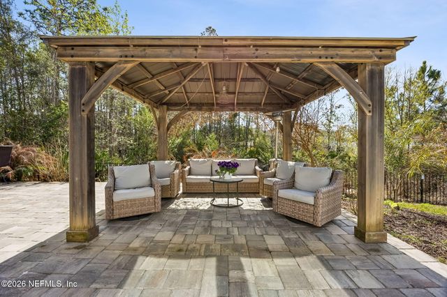 225 CLOVERBROOK Road, St. Johns, FL 32259