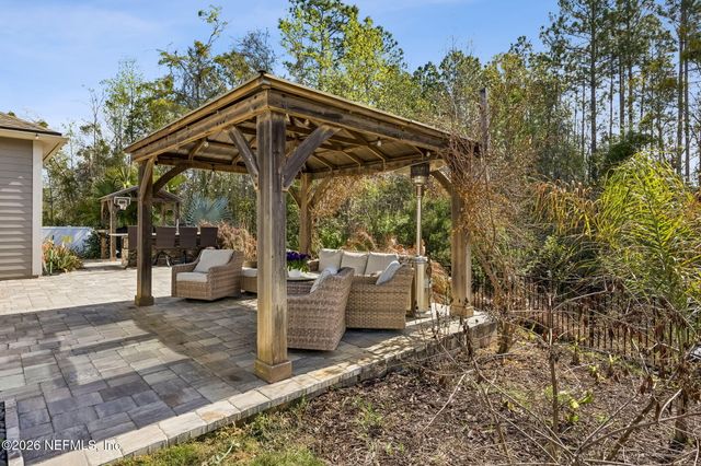 225 CLOVERBROOK Road, St. Johns, FL 32259