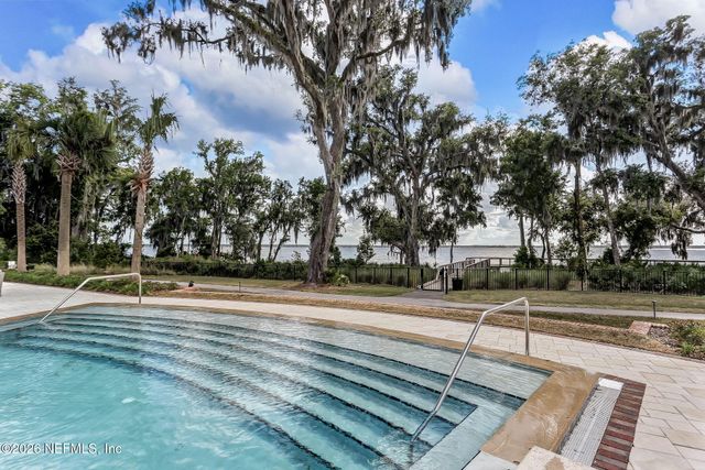 225 CLOVERBROOK Road, St. Johns, FL 32259