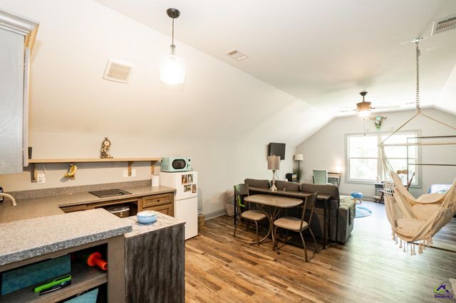 2050 Bible Camp Road, Byron, GA 31008