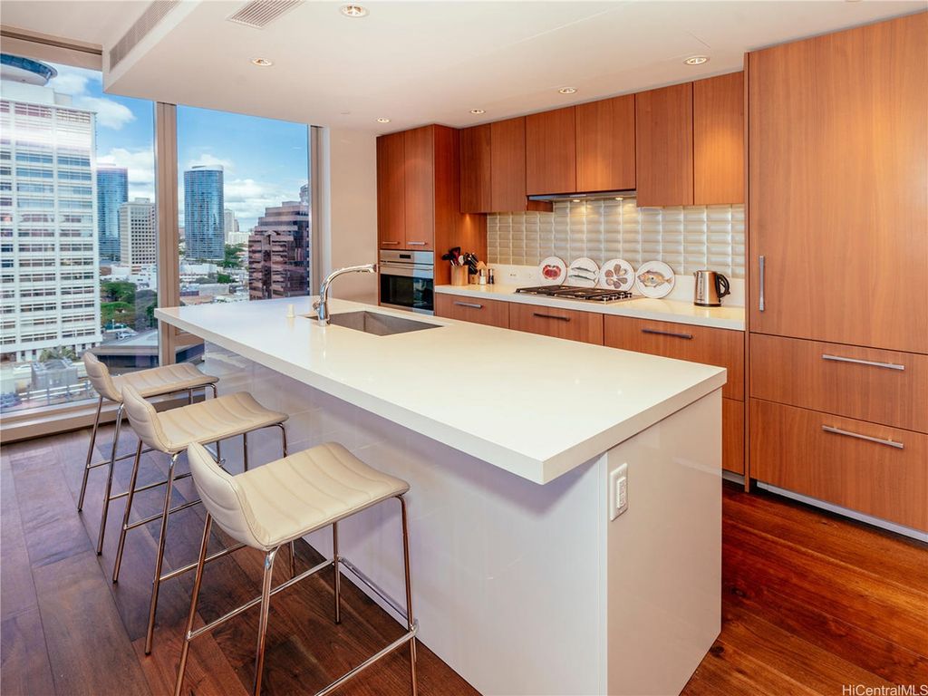 1555 Kapiolani Boulevard 1307, Honolulu, HI 96814