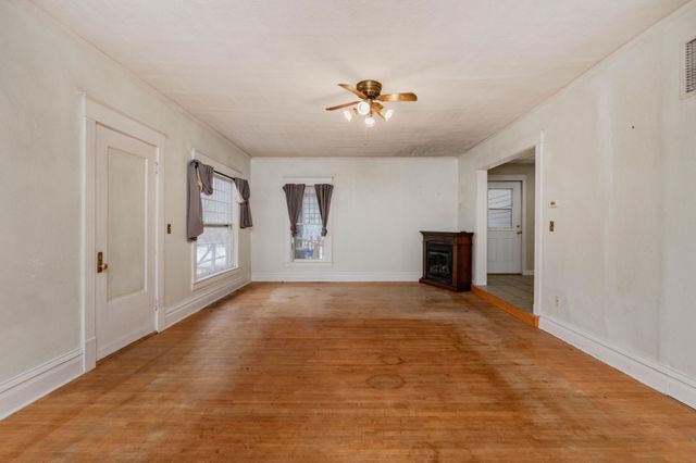 506 4th Avenue SW, Valley City, ND 58072