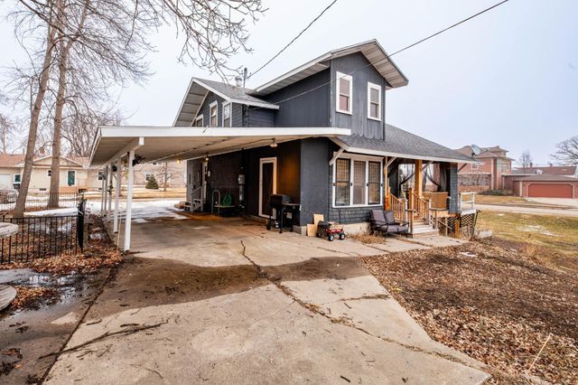 506 4th Avenue SW, Valley City, ND 58072