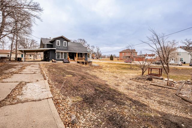 506 4th Avenue SW, Valley City, ND 58072
