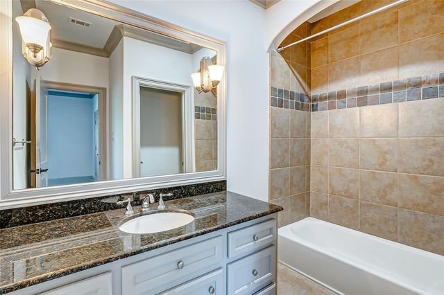 2702 Tudor Manor, Houston, TX 77082