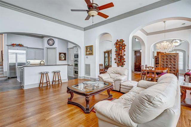 2702 Tudor Manor, Houston, TX 77082