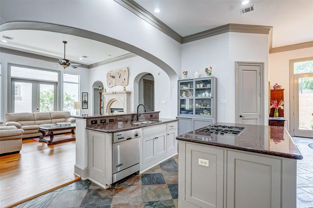 2702 Tudor Manor, Houston, TX 77082