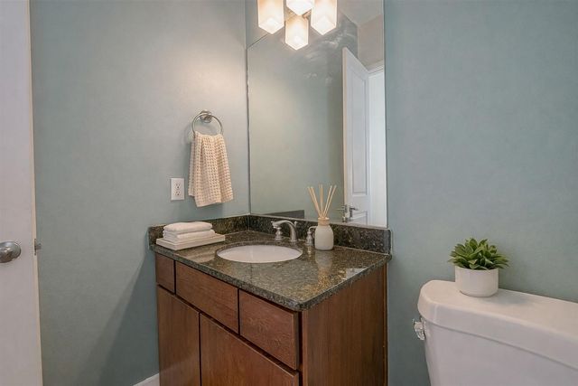 125 E 2nd Street, Houston, TX 77007