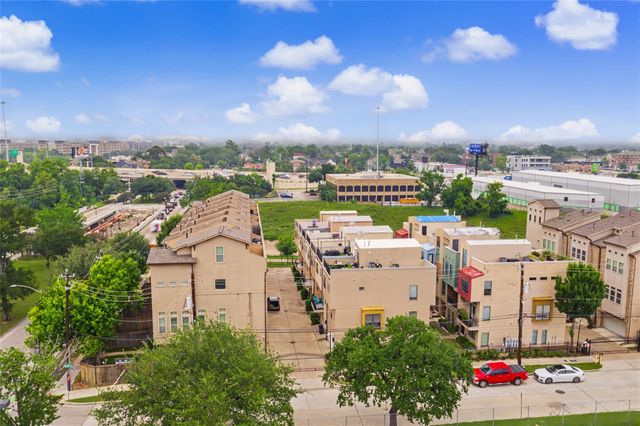 125 E 2nd Street, Houston, TX 77007