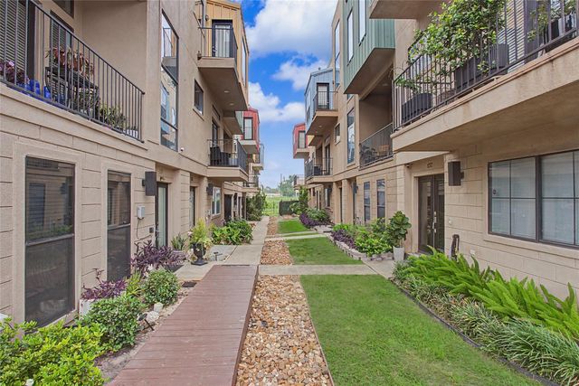 125 E 2nd Street, Houston, TX 77007