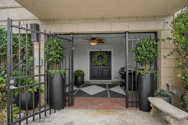 125 E 2nd Street, Houston, TX 77007