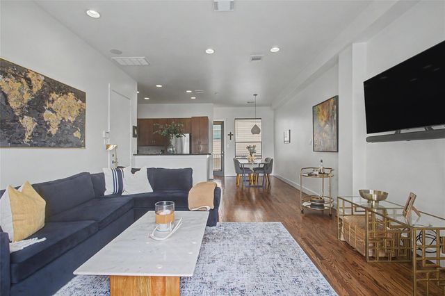 125 E 2nd Street, Houston, TX 77007