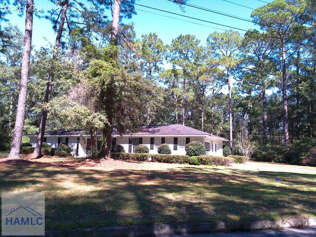 301 Lakeview Drive, Hinesville, GA 31313