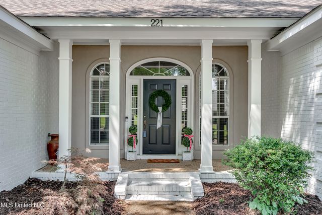 221 Boxwood Circle, Brandon, MS 39047