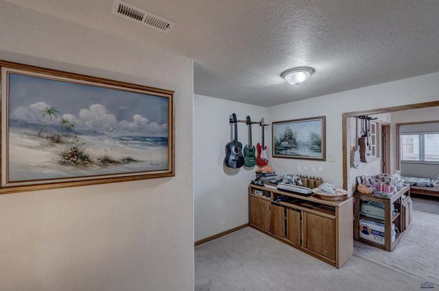 222 E BENGAL DR, Rapid City, SD 57701