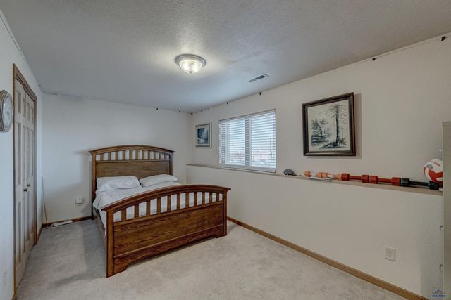 222 E BENGAL DR, Rapid City, SD 57701