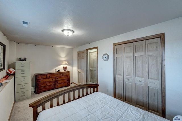 222 E BENGAL DR, Rapid City, SD 57701