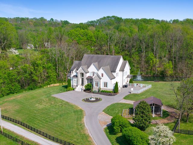 8992 Horton Hwy, College Grove, TN 37046