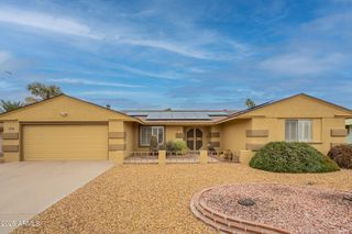 10726 W PINEAIRE Drive, Sun City, AZ 85351