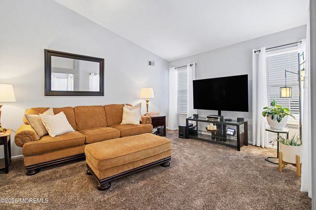 1156B Thornbury Lane, Manchester, NJ 08759