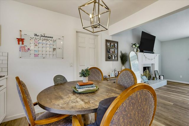 19011 Siesta Dr, Penn Valley, CA 95946