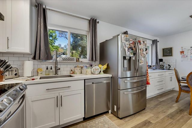 19011 Siesta Dr, Penn Valley, CA 95946